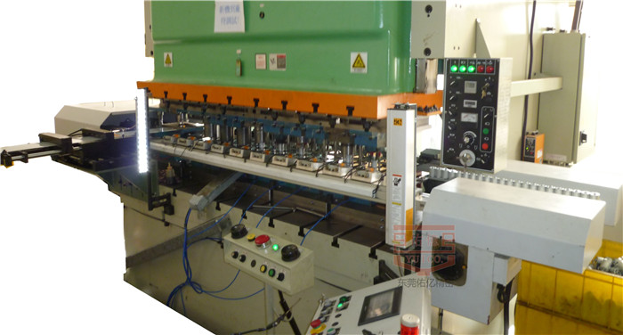 人工成本上升背景下：沖床機械手如何協(xié)助工廠降低用工風險